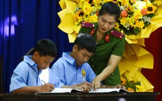 Thầy cô mang quân hàm: Xem học trò 'lầm lạc' như con ruột để cảm hóa