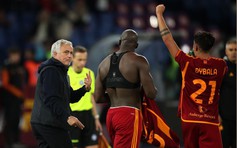 Lukaku giúp AS Roma chiến thắng cảm xúc, HLV Mourinho lý giải hành động đặc biệt