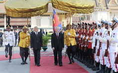 Lãnh đạo Việt Nam chúc mừng 70 năm ngày Độc lập Campuchia