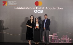 Dẫn đầu thị phần thẻ ghi nợ tại Việt Nam, OCB nhận 2 giải thưởng từ Mastercard