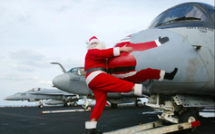 Quân đội Mỹ cấm ‘ông già Noel’ lên máy bay quân sự