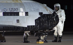 Tàu thử nghiệm quỹ đạo bí mật X-37B chuẩn bị sứ mệnh cao nhất, dài nhất