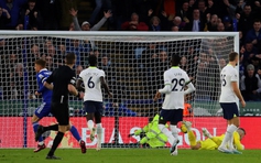 Ngoại hạng Anh: Dẫn trước hẳn hoi, Tottenham vẫn sụp đổ trên sân Leicester