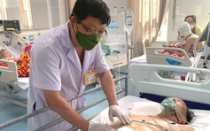 Cụ ông bị thủng trực tràng do dùng vòi xịt vệ sinh hậu môn