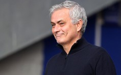 HLV Mourinho đưa AS Roma tiến vào tốp 3