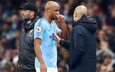 Vincent Kompany yêu cầu HLV Pep Guardiola ngừng nói về mình