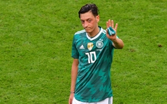 Danh thủ bóng đá Đức Mesut Ozil giải nghệ sau sự nghiệp nhiều tranh cãi