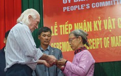 Cựu binh Mỹ trao trả cuốn nhật ký cho người thân liệt sĩ Cao Văn Tuất
