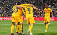 Thắng đậm đội chót bảng Elche, Barcelona chạm tay vào chức vô địch La Liga