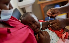 Vắc xin sốt rét đầu tiên vượt ngưỡng hiệu quả của WHO được cấp phép