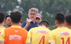 HLV Troussier lên danh sách sơ bộ U.22 Việt Nam dự SEA Games 32, có gì đáng chú ý?