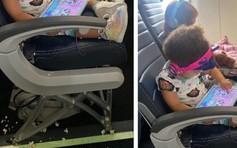 Tranh cãi tiếp viên hàng không 'bắt' bà bầu nhặt bỏng ngô rơi trên sàn máy bay