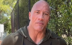 Dwayne ‘The Rock’ Johnson hối tiếc vì 'không làm hòa' với cha trước khi ông qua đời