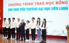 Trường ĐH Cửu Long trao học bổng trị giá 146 triệu đồng cho 25 sinh viên giỏi