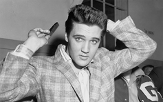 Elvis Presley tự kết liễu đời mình, dằn vặt tội lỗi vì cặp với tình trẻ