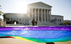 Tòa tối cao Mỹ ra phán quyết đẩy lùi quyền của người LGBTQ+