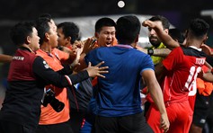 AFC xử phạt nặng vụ hỗn chiến ở trận chung kết SEA Games 32
