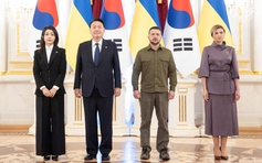 Chùm ảnh: Tổng thống Hàn Quốc và phu nhân thăm Ukraine