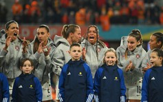 Thủ tướng Bồ Đào Nha động viên đội nhà trước trận gặp đội tuyển nữ Việt Nam