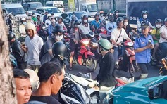 Đà Nẵng: Xe taxi lao qua làn ngược chiều đâm 9 xe máy đang dừng đèn đỏ