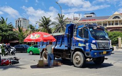 Xe cứu thương chở thi thể bị làm khó: Kỷ luật ‘giam lương’ nhân viên pháp y