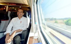Tổng thống Indonesia trải nghiệm tàu cao tốc 350 km/giờ do Trung Quốc phát triển