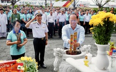 Đoàn đại biểu TP.HCM lên đường thăm các đảo Tây Nam và Nhà giàn DKI