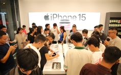 Tưng bừng mở bán iPhone 15 series tại Việt Nam