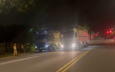 CSGT Công an tỉnh Bình Phước mật phục bắt đoàn xe quá tải