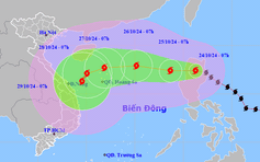 Bão Trà Mi mạnh lên trên Biển Đông, hướng vào Đà Nẵng
