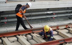 'Biệt đội' chuyên sửa tàu, đường ray cho metro Bến Thành - Suối Tiên