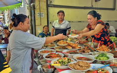 'Cơm nhà giàu' ở TP.HCM, phần ăn mắc nhất 200.000 đồng: Lời dặn của bà chủ trước khi mất