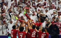 AFC khen nức nở chức vô địch của Qatar, truyền thông châu Á chê… trọng tài và VAR