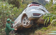 Biên phòng Quảng Trị ứng cứu ô tô lao xuống vực sâu ở vùng núi hẻo lánh