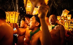 Lễ hội 'đàn ông khỏa thân' ở Nhật bị xóa sổ vì xã hội già hóa