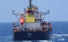 Kịch tính màn giải cứu tàu hàng từ tay cướp biển Somalia