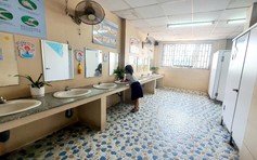 Giúp học sinh không 'né' nhà vệ sinh trường học