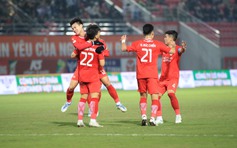 Lạ lùng V-League: Thể Công Viettel đua trụ hạng với Khánh Hòa