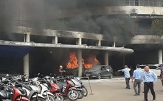 Cháy xe cấp cứu trong bãi xe ở TP.HCM