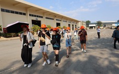 Sinh viên Đại học Hồng Kông tham quan Khu liên hợp xử lý chất thải Đa Phước