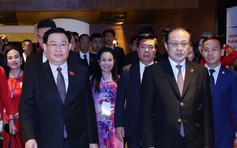 Chủ tịch Quốc hội: Kết nối kinh tế Việt - Trung trên tinh thần 'cùng thắng'