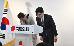 Cơn địa chấn ở chính trường Hàn Quốc