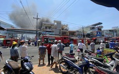 Cần Thơ: Cháy cửa hàng trong chợ Ô Môn, người dân hoảng loạn