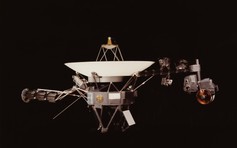 Tàu vũ trụ Voyager 1 bất ngờ 'nói chuyện' lại với trái đất
