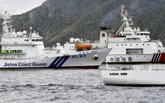 Tàu hải cảnh Trung Quốc chạm trán tàu chở nhóm chính khách Nhật Bản ở Hoa Đông