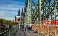 4 cây cầu 'độc lạ' tại Đức hấp dẫn du khách