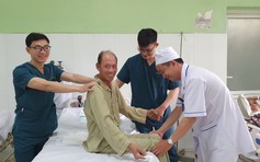 Một bệnh nhân bị liệt hoàn toàn được điều trị khỏi