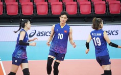 Bích Tuyền đập bóng 'sấm sét', đội tuyển bóng chuyền nữ Việt Nam đánh bại Kazakhstan, vào bán kết