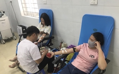 2 phụ nữ từ Hà Tĩnh ra Nghệ An hiến máu hiếm cứu người