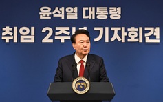 Tổng thống Hàn Quốc xin lỗi vụ phu nhân nhận túi hiệu Dior